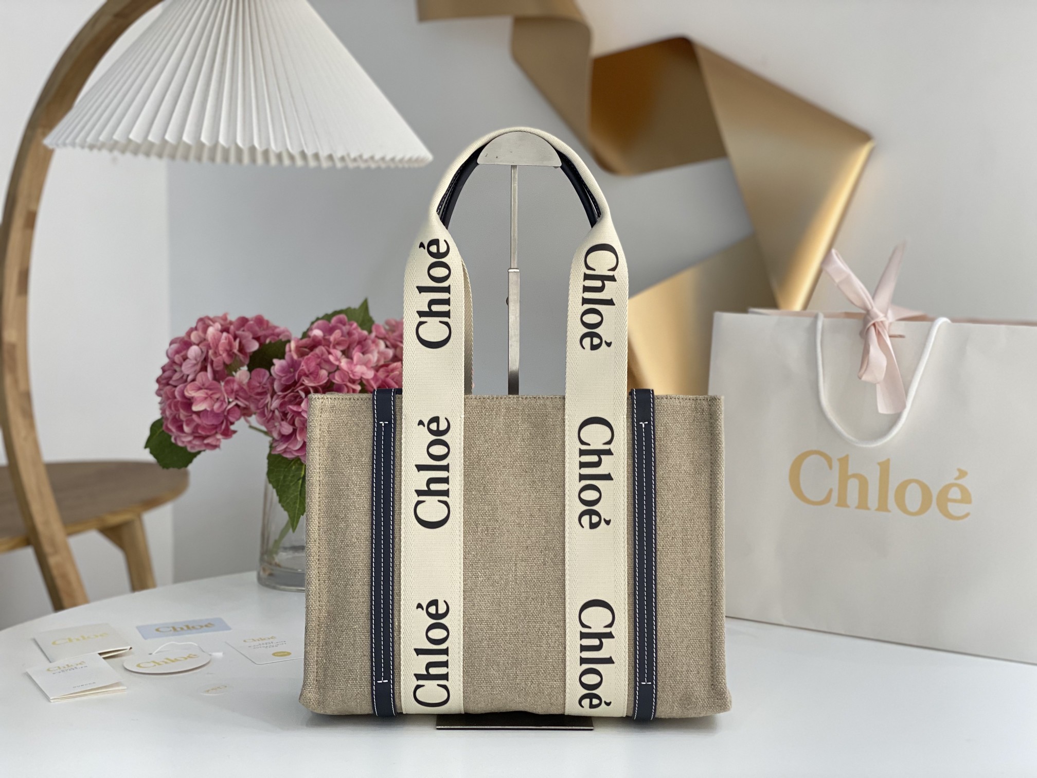 Chloe Medium Woody Tote Bag In Linen